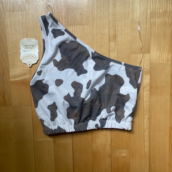 Altar’d State one shouldered cow print cropped tank top - Picture 3 of 4